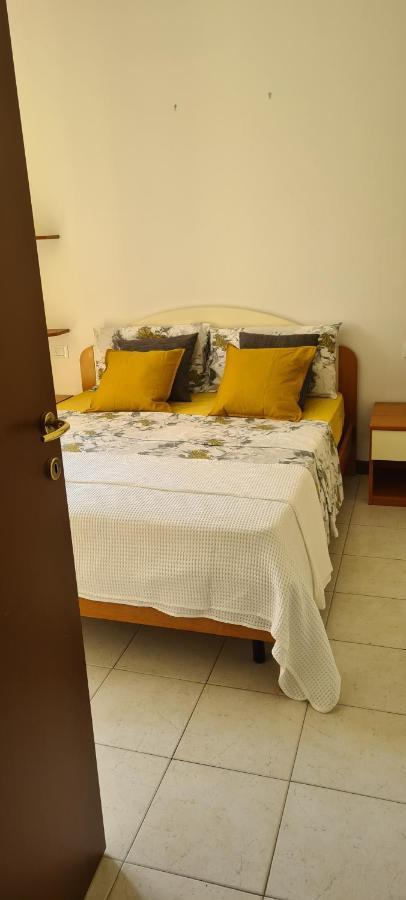 Casa Mirella - Appartamento Zona Bellagio Magreglio Exterior foto